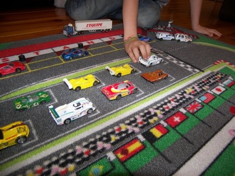 Groot speeltapijt met racebaan 130x200cm