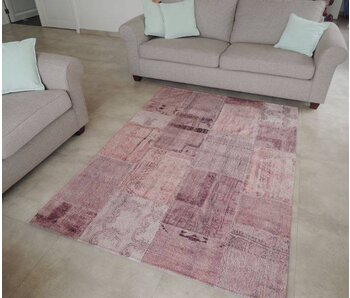 Roze vintage tapijt met patchwork motief