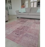 Roze vintage tapijt met patchwork motief