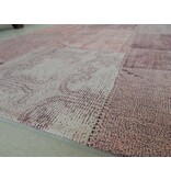 Roze vintage tapijt met patchwork motief