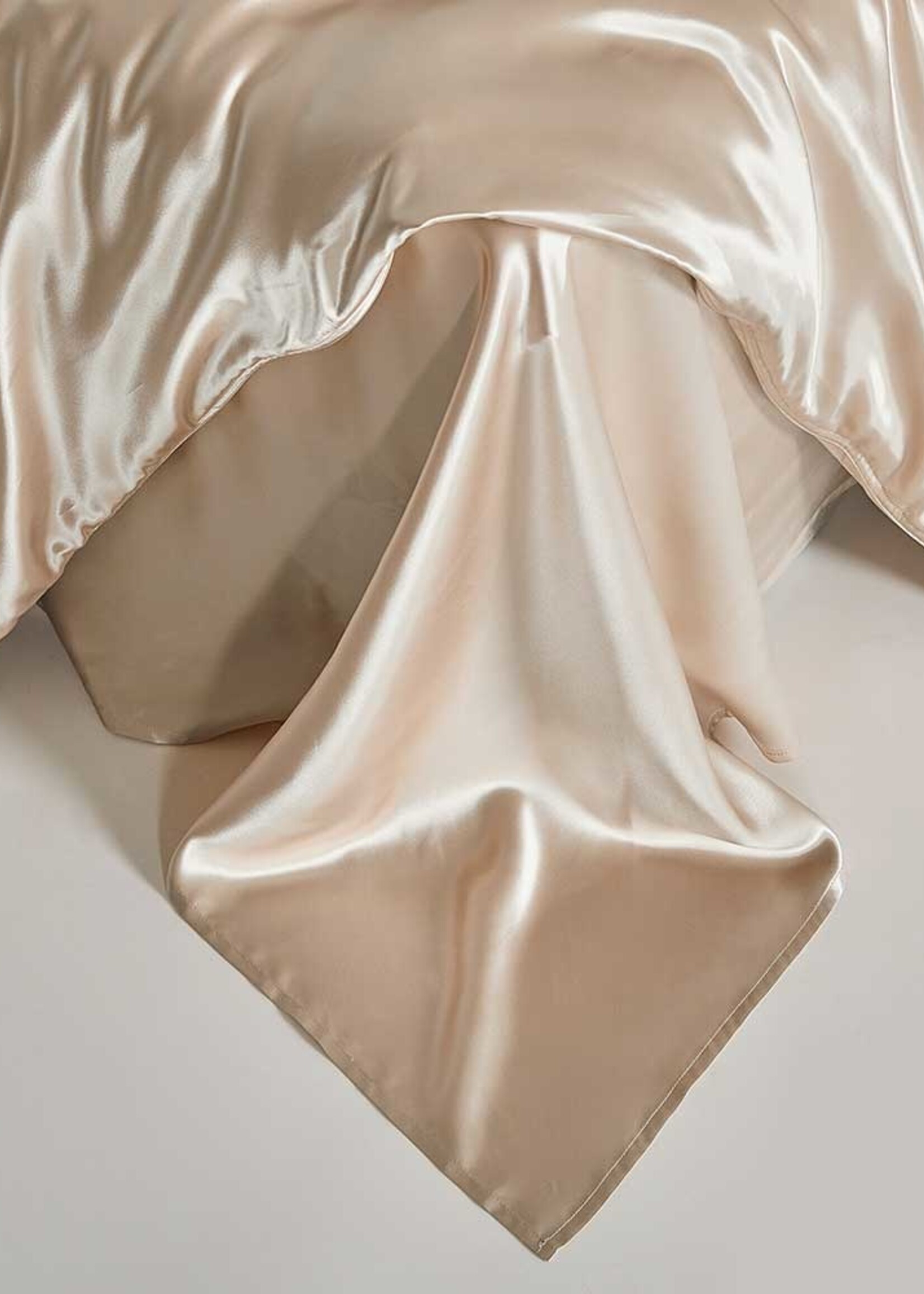 Silk Heaven Zijden Dekbedovertrek Set Donker champagne - 22MM Satijn