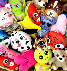 Boîte de récompense avec 35 jouets peluches