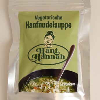 Hanf Hannah vegetarische Hanfnudelsuppe