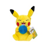 Pokémon Pikachu With Oran Berry Pluche Knuffel (20 cm)