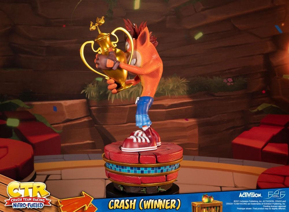 Crash Team Racing Nitro Fueled - Crash Winner Statue (46 cm)