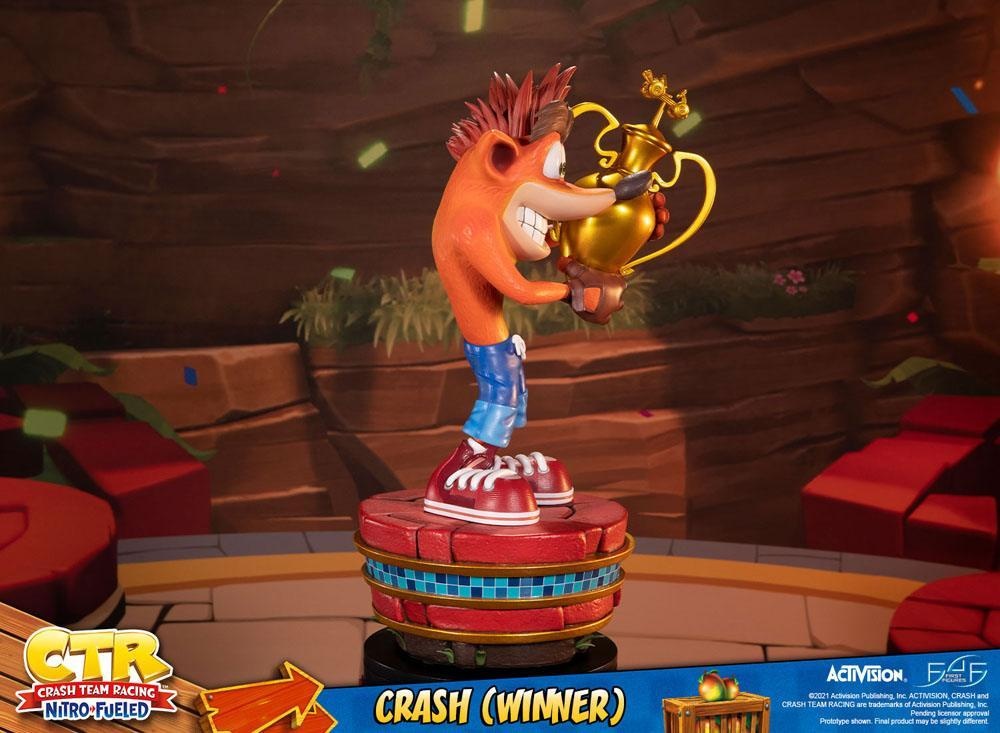 Crash Team Racing Nitro Fueled - Crash Winner Statue (46 cm)