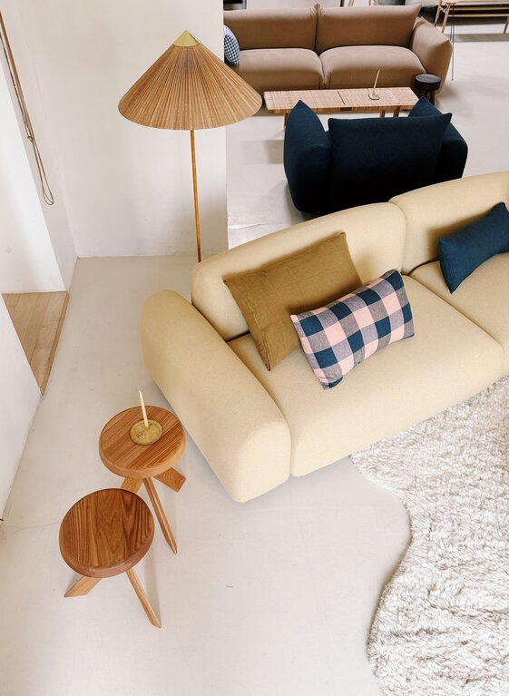 arflex  Arflex Tokio curved showroom sofa