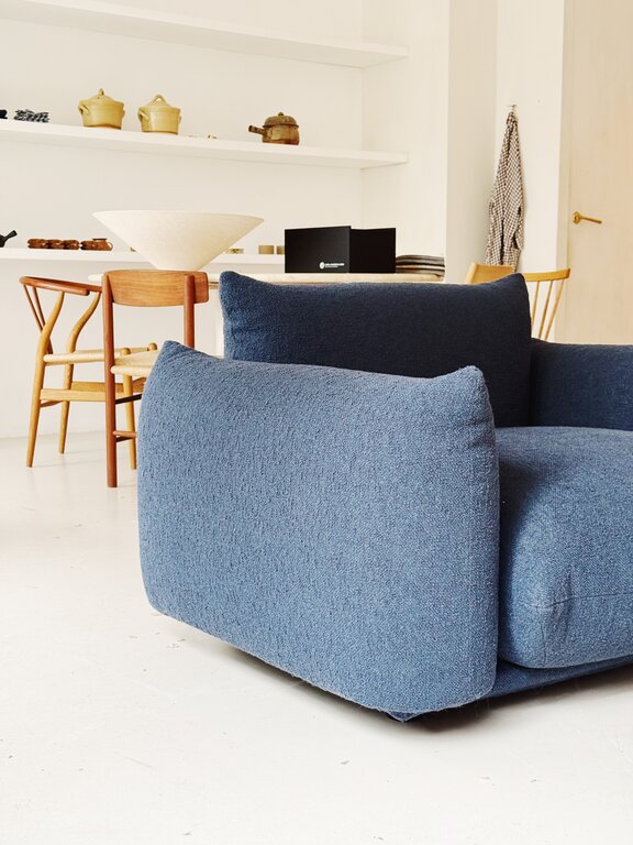 arflex  Showroom Arflex Marenco Dark Blue Vincent van Duysen Fabric  Marenco Armhair