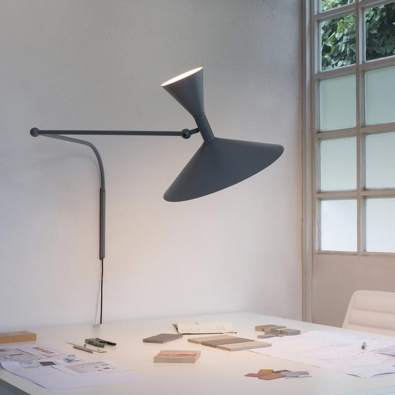 Nemo  Showroom Nemo le Corbusier Lampe de Marseille