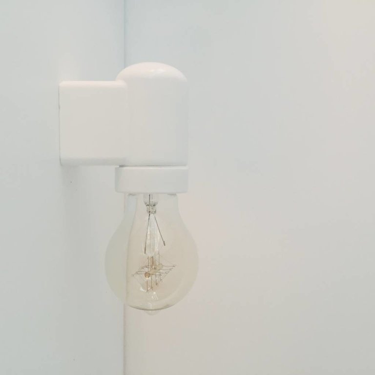 White Porcelain Wall Lamp