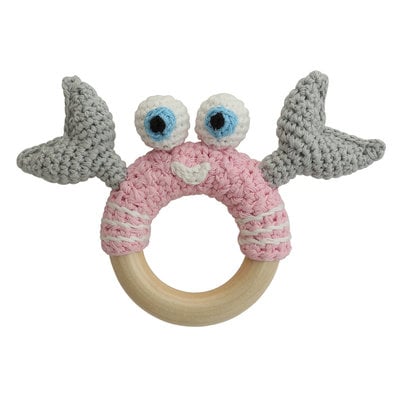 Sindibaba Rattle crab on wooden ring light pink