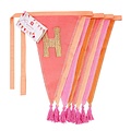 Talking Tables Wimpelkette Stoff We love Birthdays pink bestickt