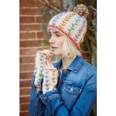 Pachamama Beanie Bobble Kylemore cream