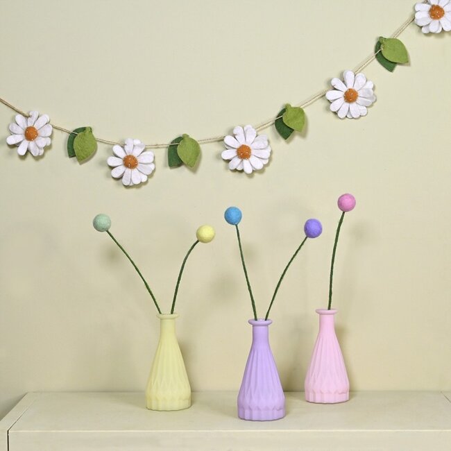 Felt Garland Margrietjes