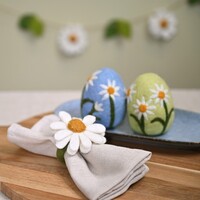 Sjaal met Verhaal Felt Napkin Ring Margrietjes