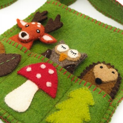 Sjaal met Verhaal Felt Bag with Finger Dolls Bosdieren