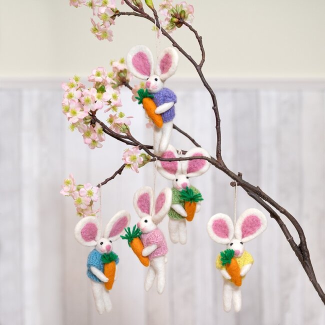 Felt Hanger Haasje met Wortel assorti