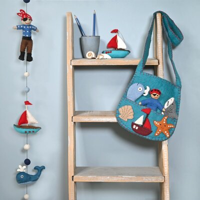 Sjaal met Verhaal Felt Bag with Finger Dolls  In de Zee