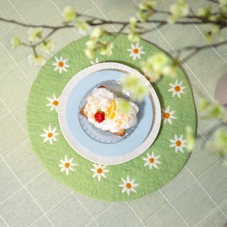 Sjaal met Verhaal Felt Coaster 35 cm Margrietjes green