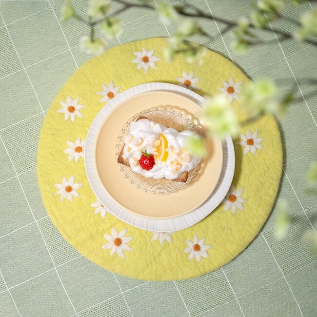 Felt Coaster 35 cm Margrietjes yellow