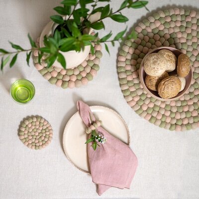 Sjaal met Verhaal Felt coaster 10 cm rond Bolletjes pink/green  (Set of 4)