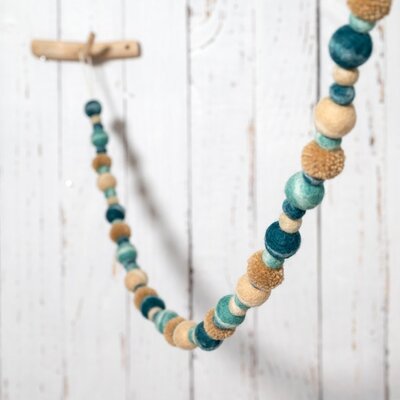 Sjaal met Verhaal Felt Garland Pompoms Sealife Marble