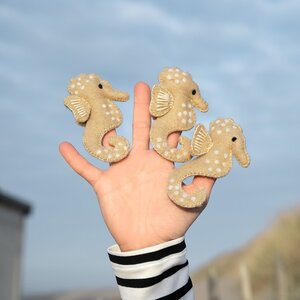 Sjaal met Verhaal Finger Dolls Sealife Seahorse beige