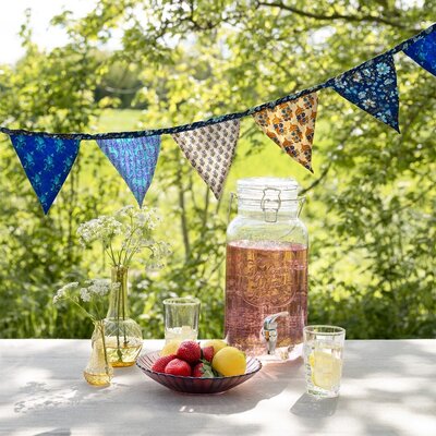 Sjaal met Verhaal Sari-Bunting small blue