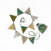 Sjaal met Verhaal Sari-Wimpelkette small green