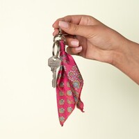 Sjaal met Verhaal Keyring Sari assorti