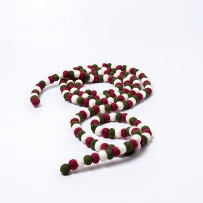 Sjaal met Verhaal Filzgirlande Pompoms Holly Berry Small