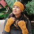 Sjaal met Verhaal Handwarmer Granny Square oker