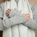 Sjaal met Verhaal Handwarmer Cosy unisex light grey