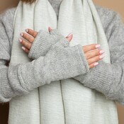 Sjaal met Verhaal Handwarmer Cosy unisex light grey
