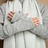 Sjaal met Verhaal Handwarmer Cosy unisex light grey