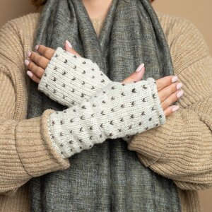 Sjaal met Verhaal Handwarmer Lovely beige