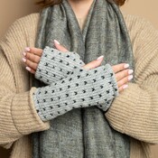 Sjaal met Verhaal Handwarmer Lovely light grey