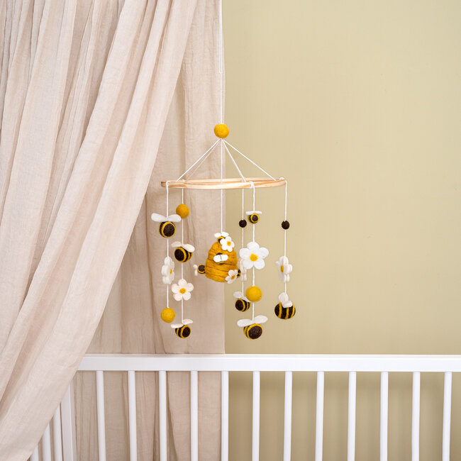 Felt Mobile Bij met Margrietjes