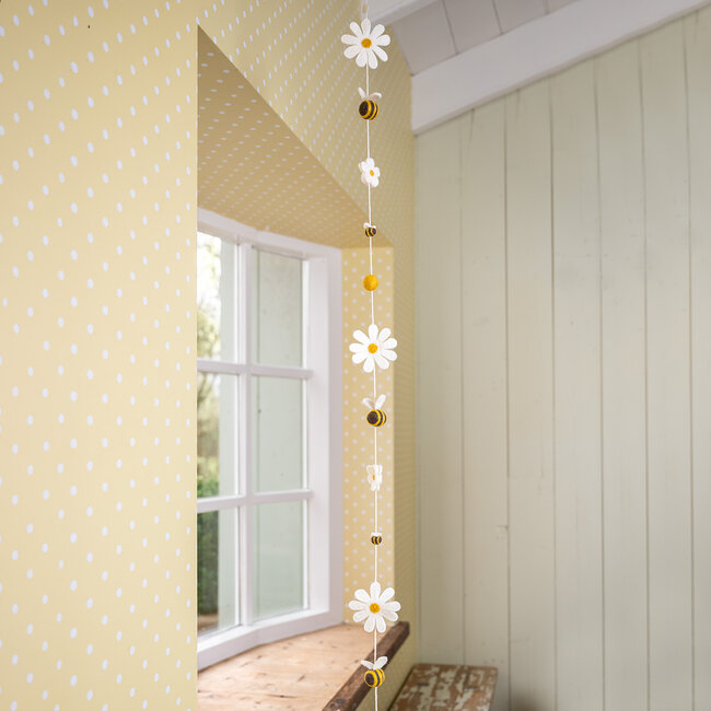 Felt Garland Bij met Margrietjes
