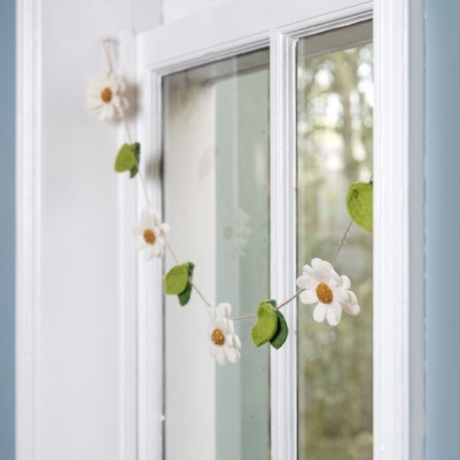 Felt Garland Margrietjes