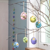 Sjaal met Verhaal Felt Hanger Voorjaarsei Margrietjes large assorti