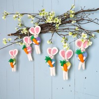 Sjaal met Verhaal Felt Hanger Haasje met Wortel assorti