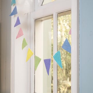 Sjaal met Verhaal Felt Garland Vlag pastel