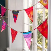 Sjaal met Verhaal Sari-Bunting large pink