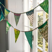 Sjaal met Verhaal Sari-Bunting large green