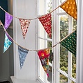Sjaal met Verhaal Sari-Bunting large multicolor