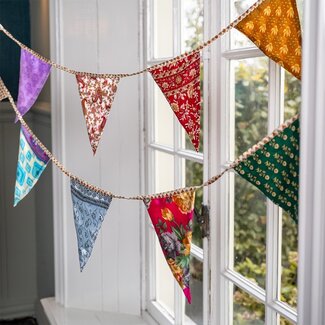 Sjaal met Verhaal Sari-Bunting large multicolor