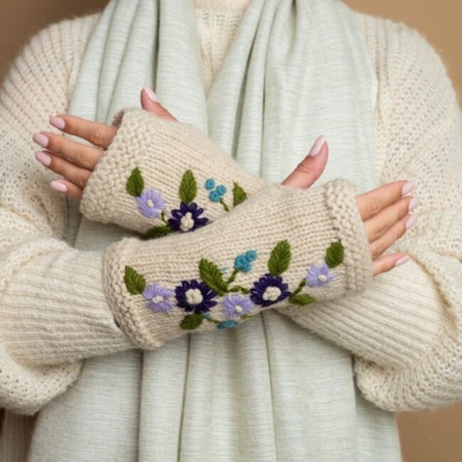 Handwarmer Flowers beige