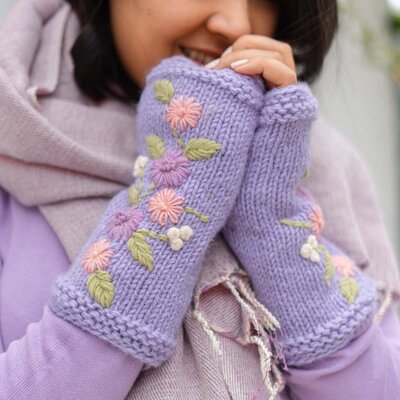 Sjaal met Verhaal Handwarmer Flowers lilac