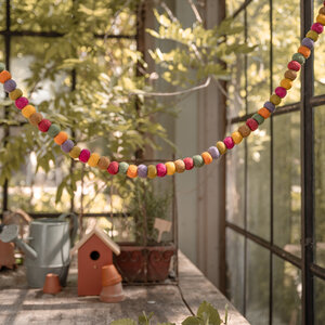 Sjaal met Verhaal Felt Garland Viltballetjes Indian Summer